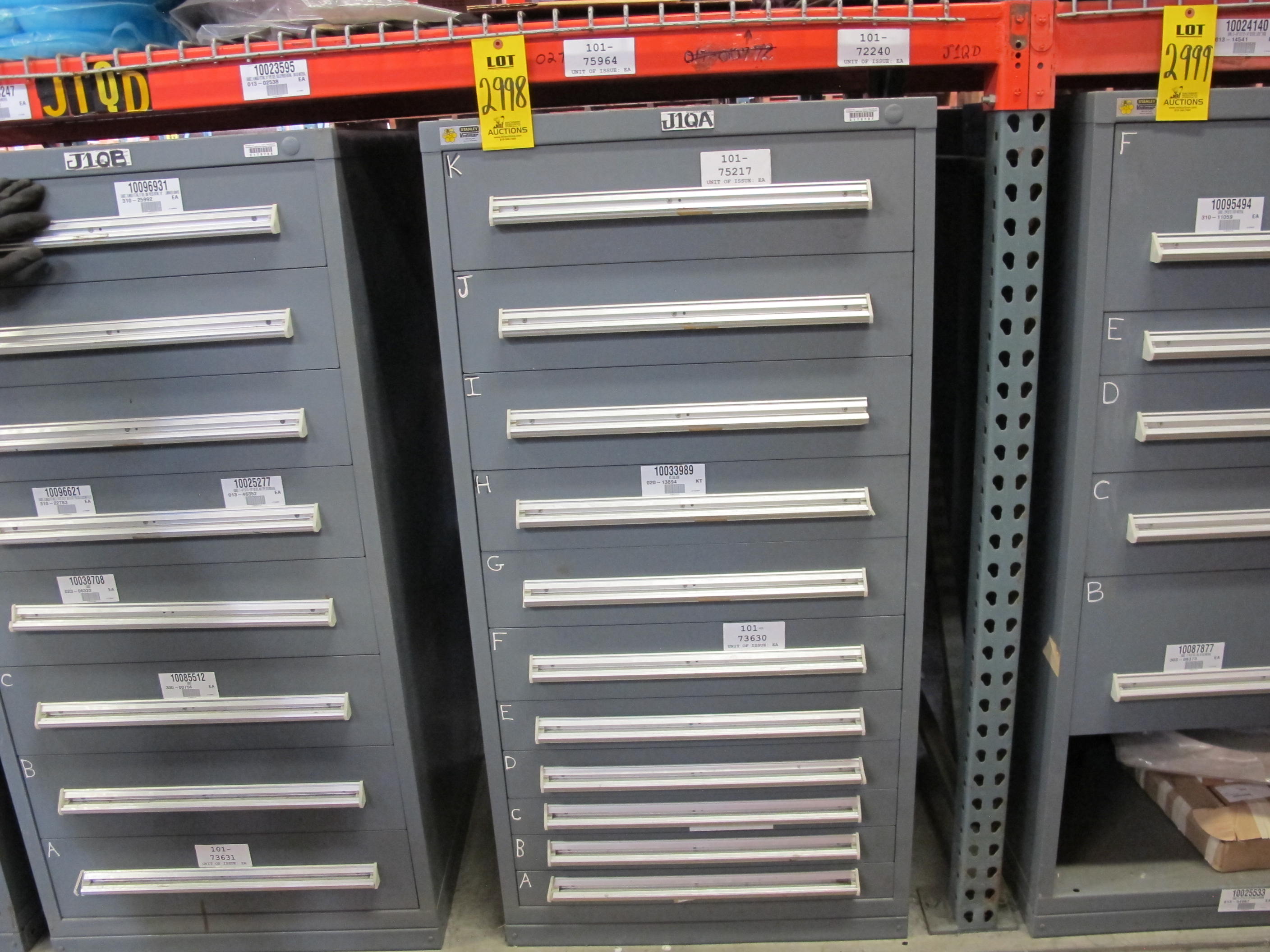 STANLEY VIDMAR HEAVY DUTY 11-DRAWER PARTS CABINET W/ CONTENTS (W-50) LOADING & HANDLING FEE $25-
